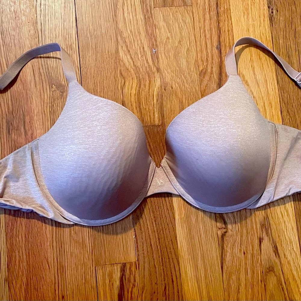 Victoria’s Secret 36 DD tan bra